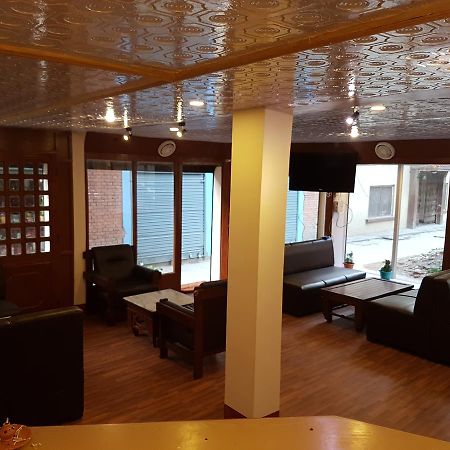 Hotel Triratna Катманду Экстерьер фото