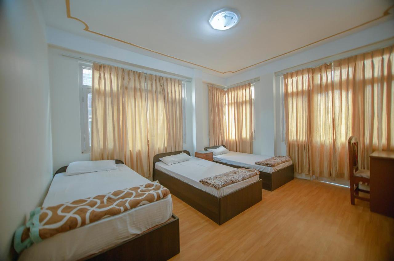 Hotel Triratna Катманду Экстерьер фото