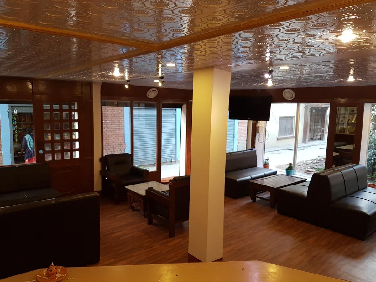 Hotel Triratna Катманду Экстерьер фото