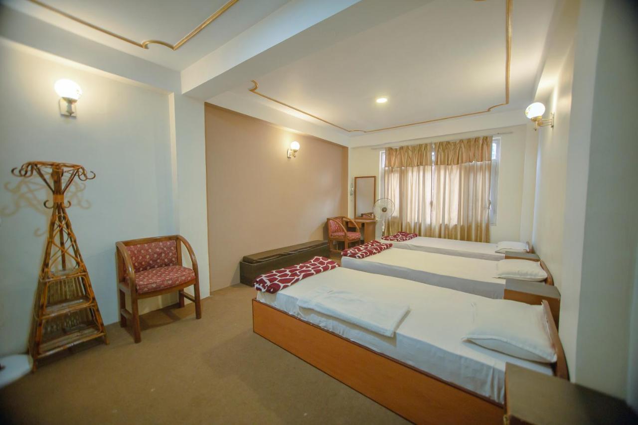Hotel Triratna Катманду Экстерьер фото
