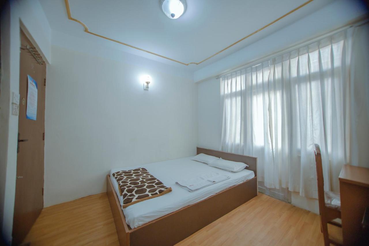 Hotel Triratna Катманду Экстерьер фото