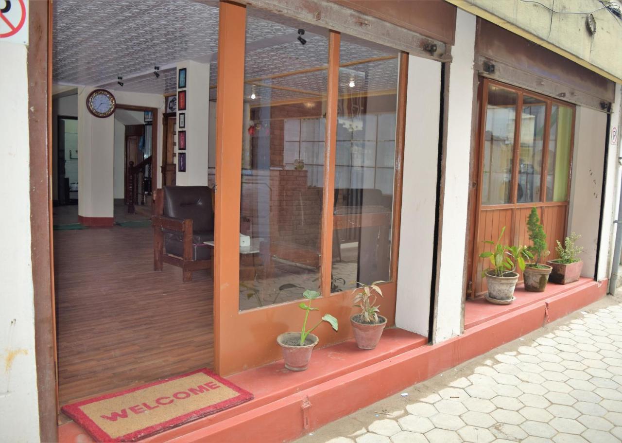 Hotel Triratna Катманду Экстерьер фото
