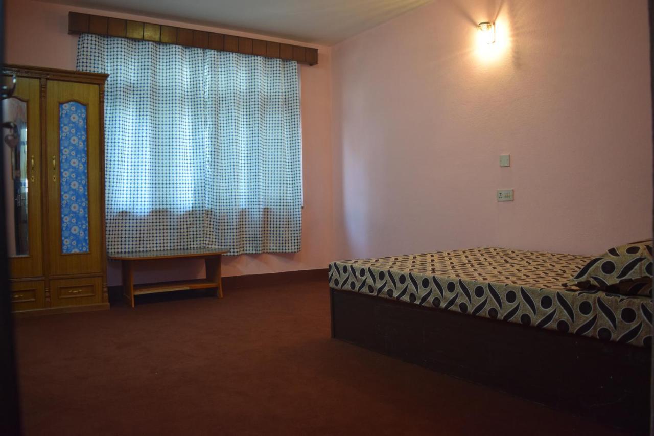 Hotel Triratna Катманду Экстерьер фото