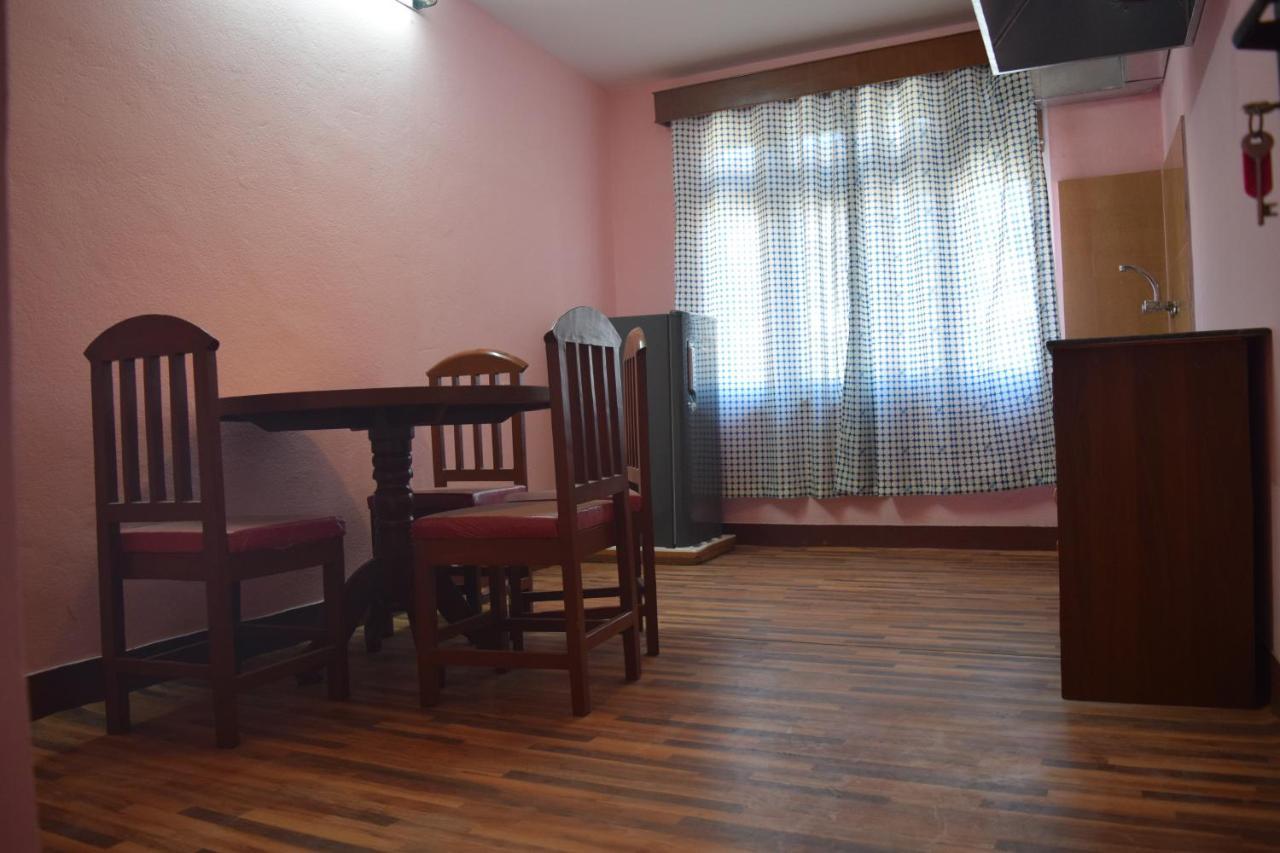 Hotel Triratna Катманду Экстерьер фото